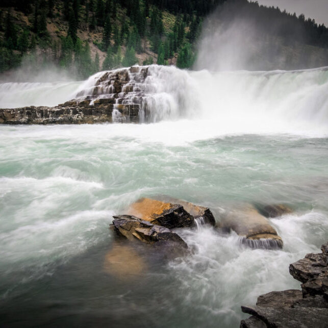 Kootenai,River,Water,Falls,In,Montana,Mountains